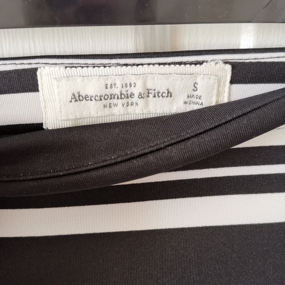 A&F mini skirt - Picture 4 of 4